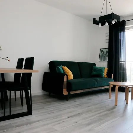 Apartament Tramwajowa 17b *