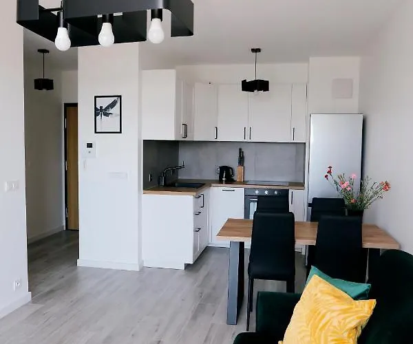 Tramwajowa 17b Лодзь