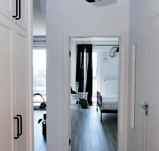 Tramwajowa 17b Лодзь